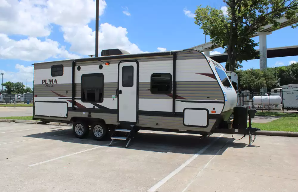 25 Foot Puma with Bunkhouse